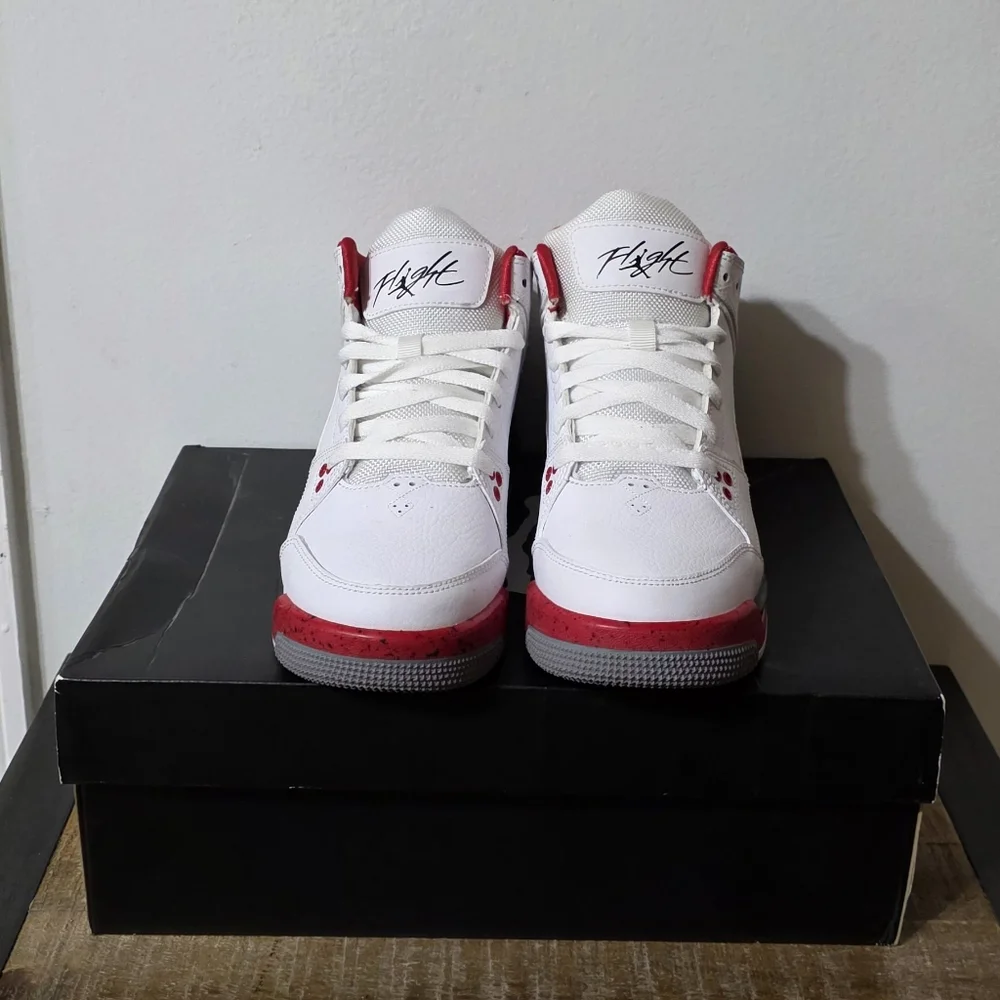 Jordan Flight Origin 3 White/White-Black Fire Red GS Size 5.5Y - Picture 8 of 10